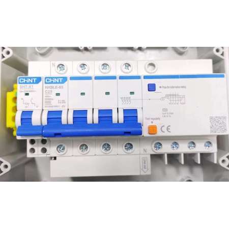 Boîtier de Protection AC Triphasé à 199,99€